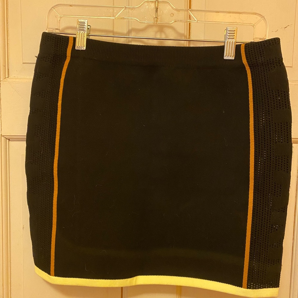 Adidas x Ivy Park drip 2.2 black knit skirt, size M. NWT